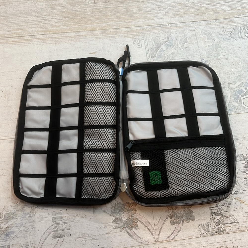 Electronics Organization Bag Purple - image 6